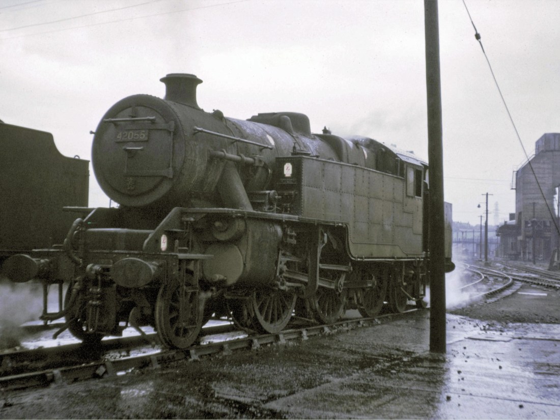 42055 at Low Moor-1966.jpg