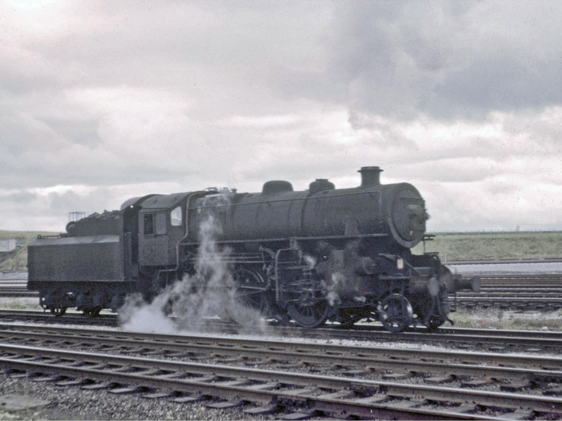 43004 at Carlisle-August 1965.jpg