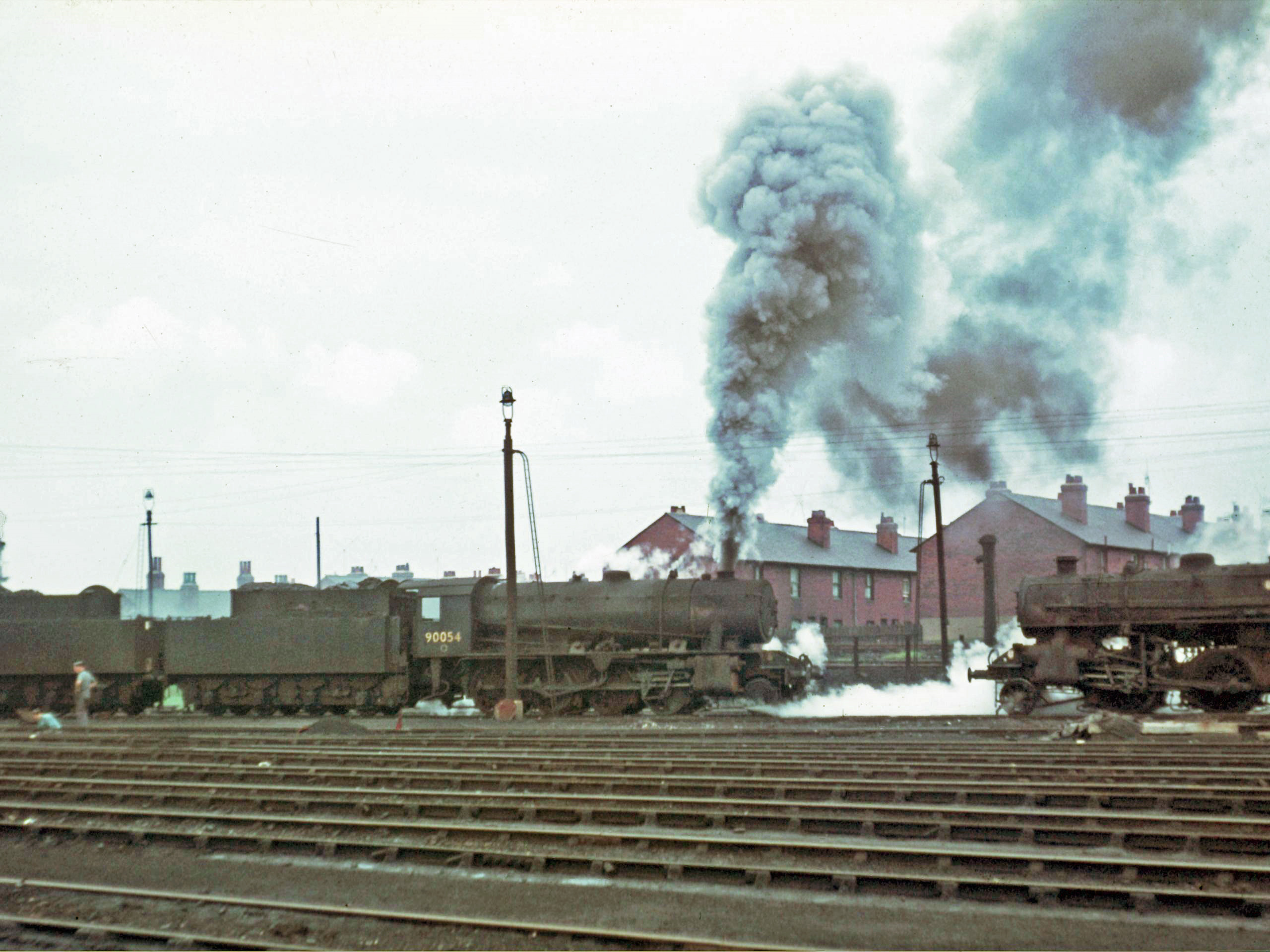 90054 & 43137 Wakefield May 1966.jpg