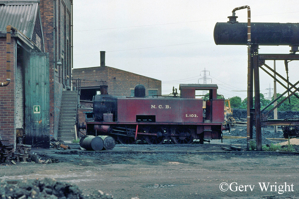 Hudswell Clarke 1864 at Newmarket Colliery - May 1976.jpg