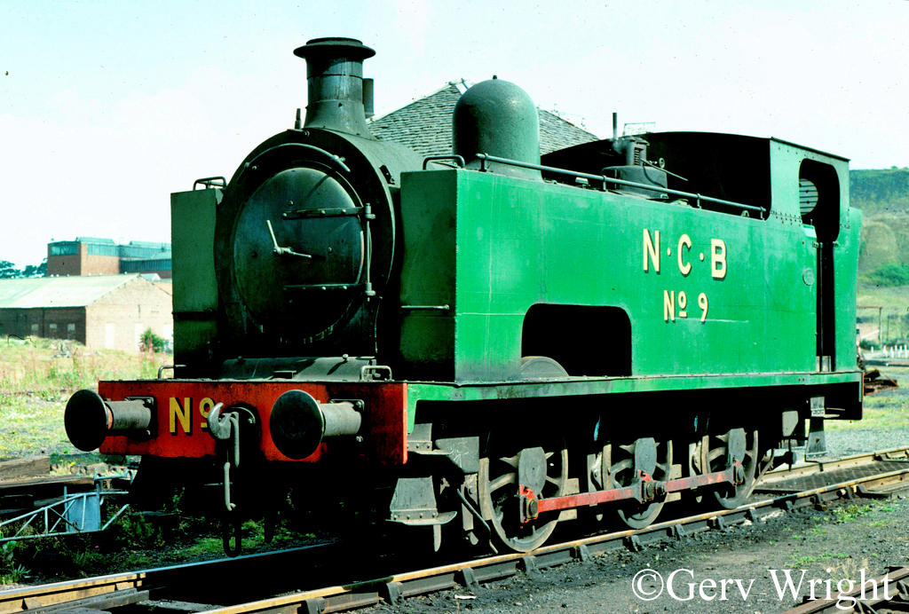 Hudswell Clarke 895 at Bedlay Colliery - August 1977.jpg