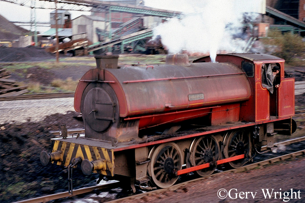 Hunslet 3823 at Bickershaw Colliery Leigh - DEcember 1977.jpg