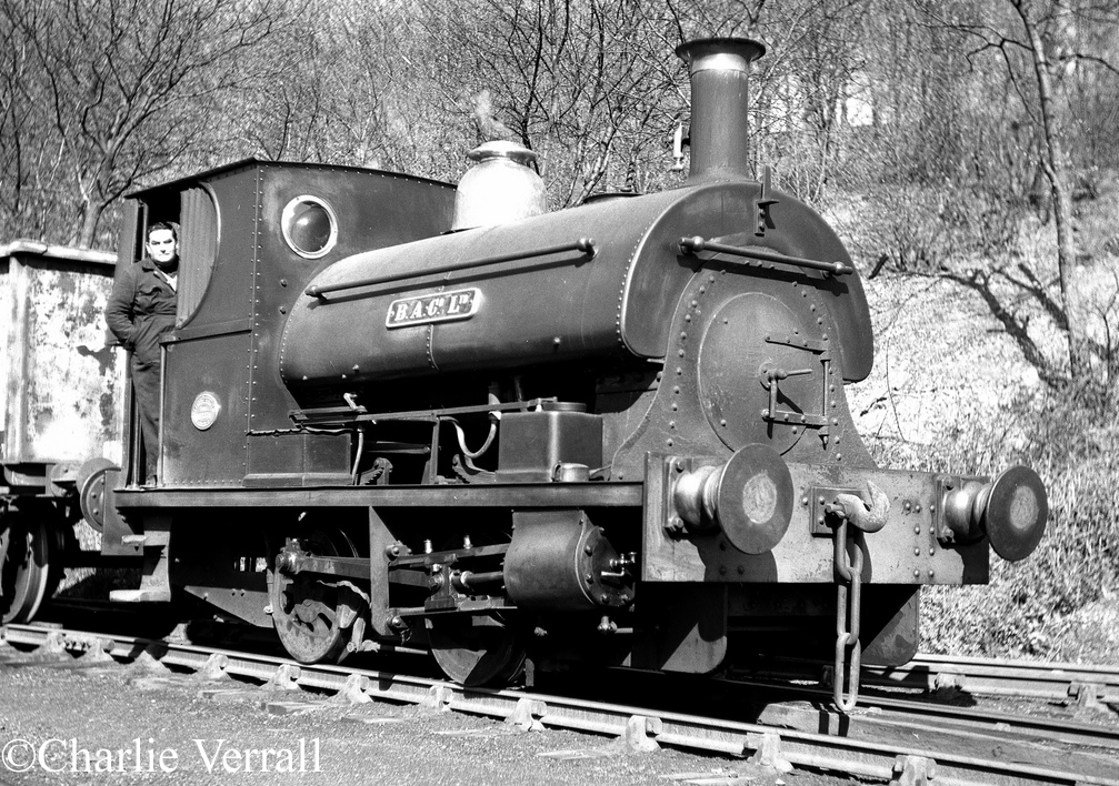 Peckett 1376 at British Aluminium Burtisland - April 1965.jpg
