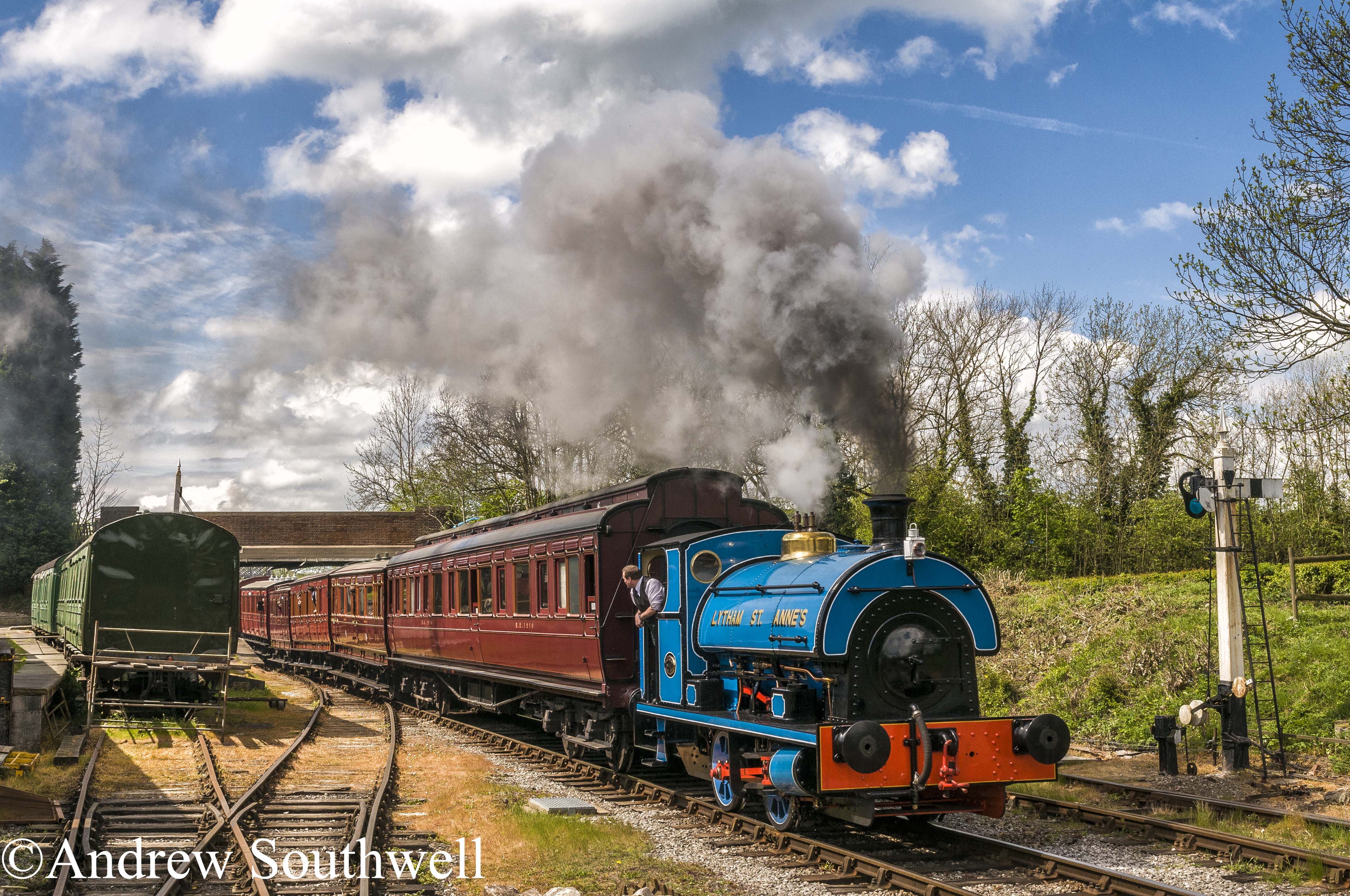 Peckett 2111  Midland Railway Centre May 2017 with copyright.jpg