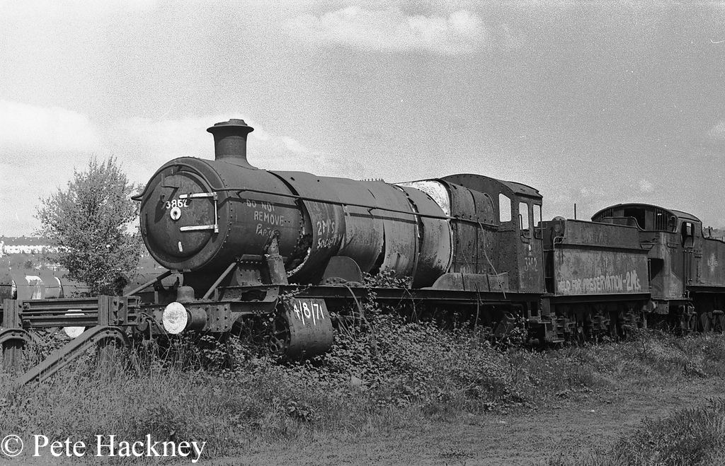 3862 in Woodham's scrapyard at Barry - 1975.jpg