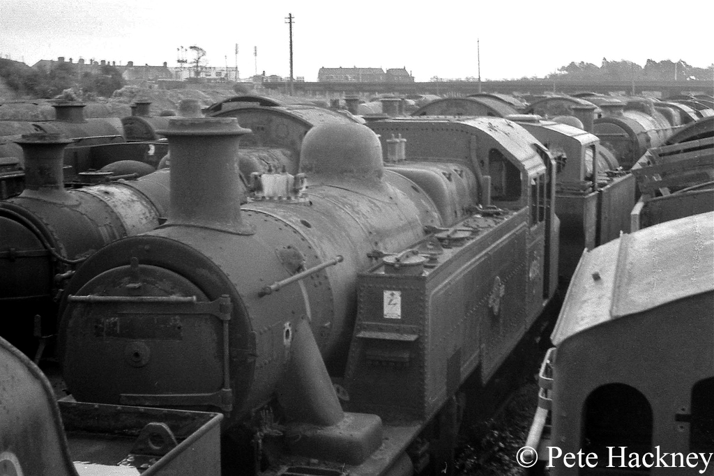 41313 in Woodham's scrapyard at Barry - October 1968