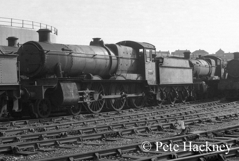 7821 Ditcheat Manor in Woodham's scrapyard at Barry - October 1968.jpg
