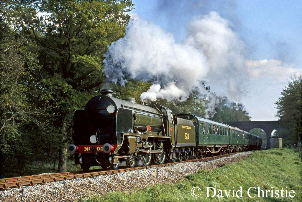 30928 Stowe at the Three Arches Bridge on the Bluebell Railway - May 1987.jpg