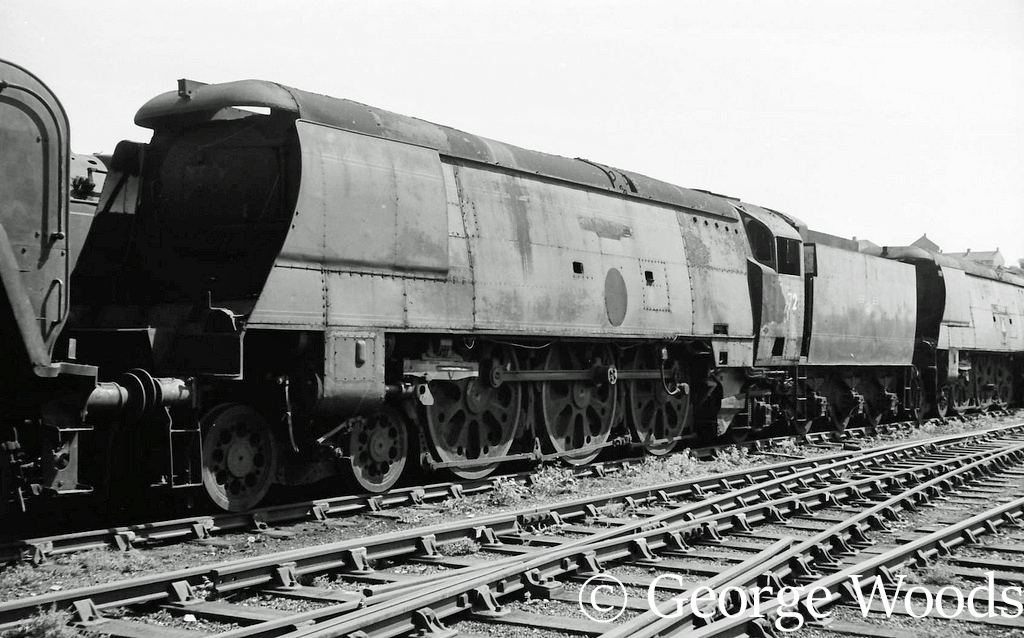 34072 257 Squadron in Woodham's scrapyard at Barry .jpg
