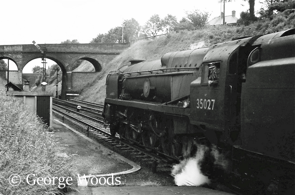 35027 Port Line at Winchester - June 1964.jpg