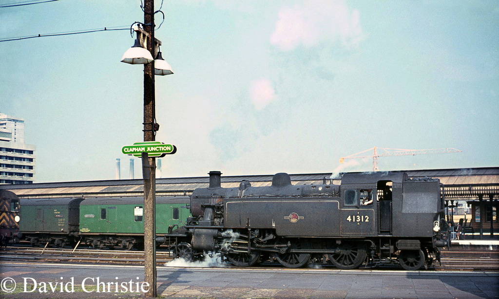 41312 at Clapham junction - April 1967.jpg