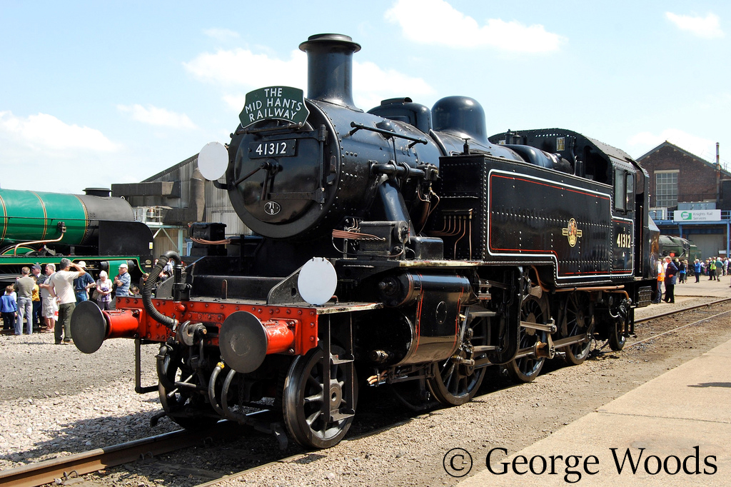 41312 at Eastleigh Works Open Day - May 2009.jpg