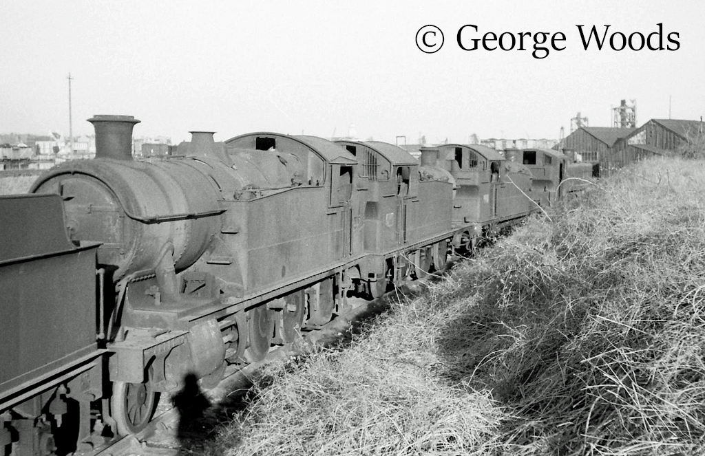 4247 in Woodham's scrapyard at barry - March 1965.jpg