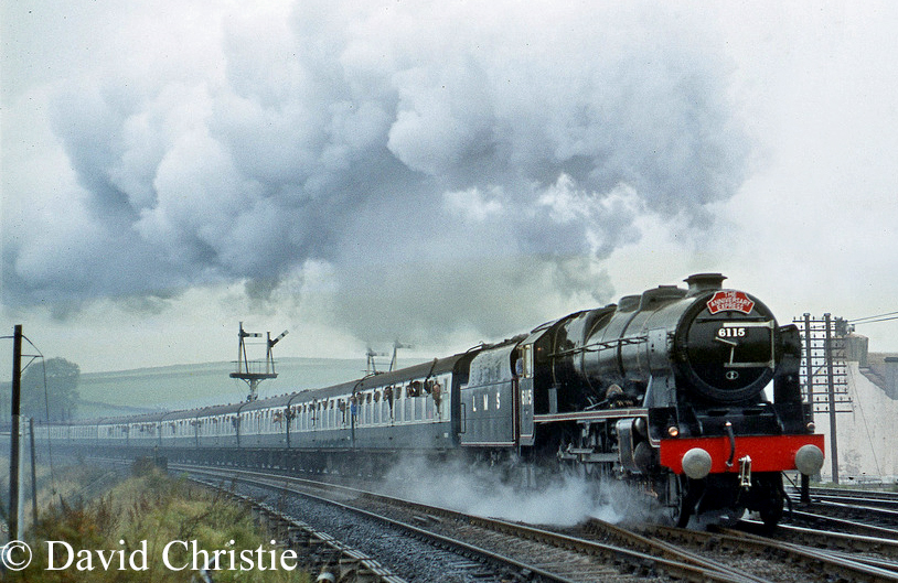 46115 Scots Guardsman at Chinley Junction - October 1978.jpg