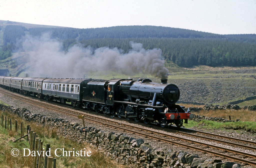 48151 just after leaving Dent Head Tunnel - May 1989.jpg