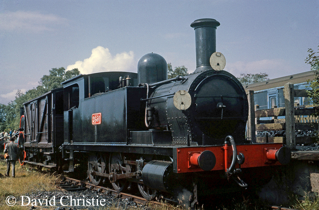 58850 at Sheffield Park on the Bluebell Railway - June 1964.jpg