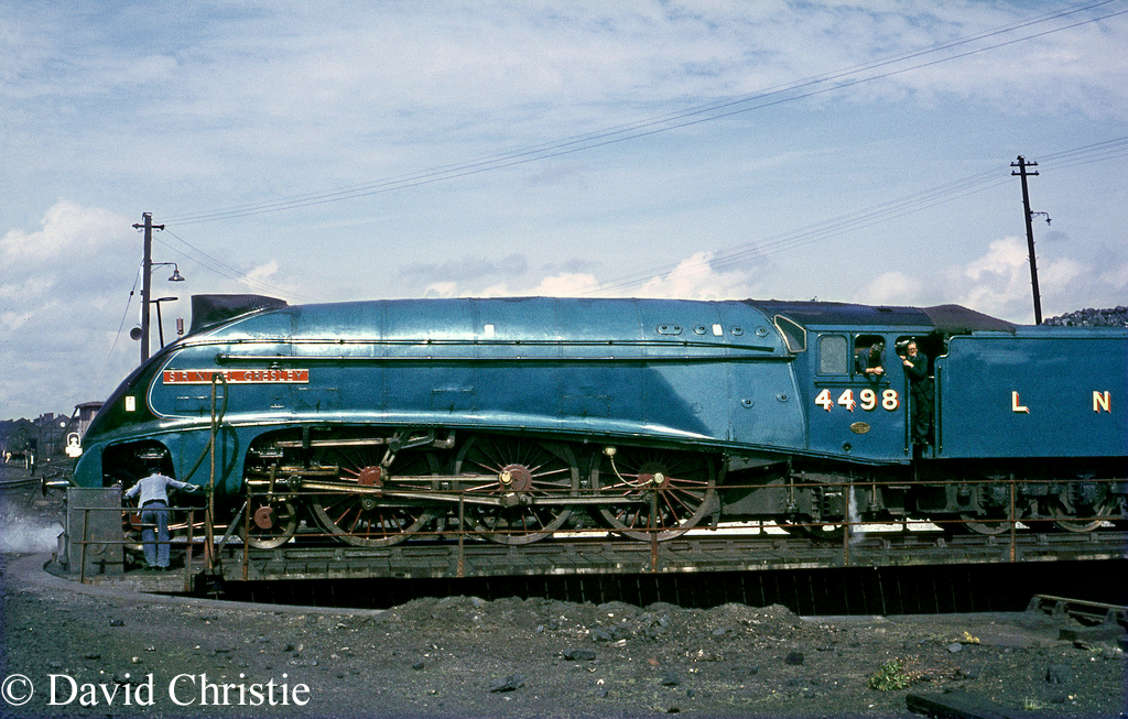 60007 Sir Nigel Gresley at Carlisle Kingmoor - August 1967.jpg