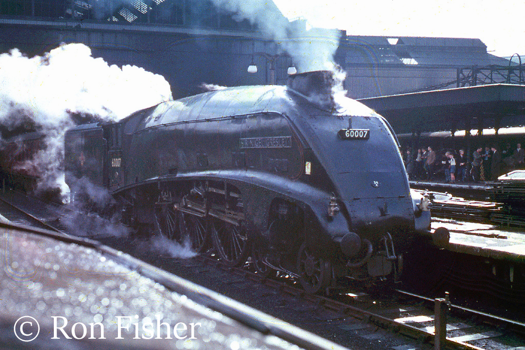 60007 Sir Nigel Gresley at Kings Cross - September 1961.jpg