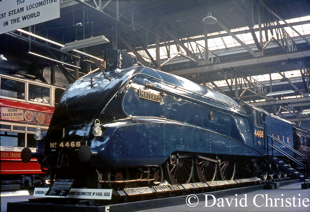 60022 Mallard in Clapham Museum - November 1968.jpg
