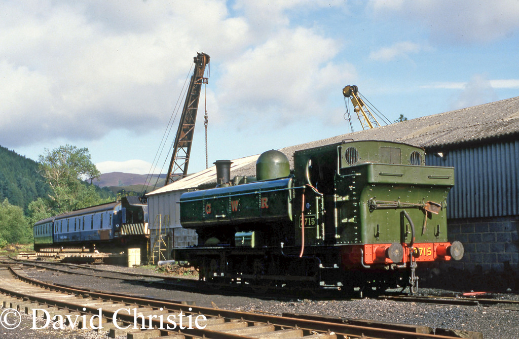 7715 at Llangollen - September 1987.jpg