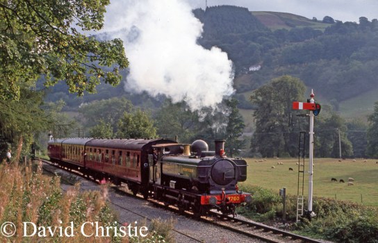 7760 at Pentrefellin on the Llangollen Railway - September 1989.jpg