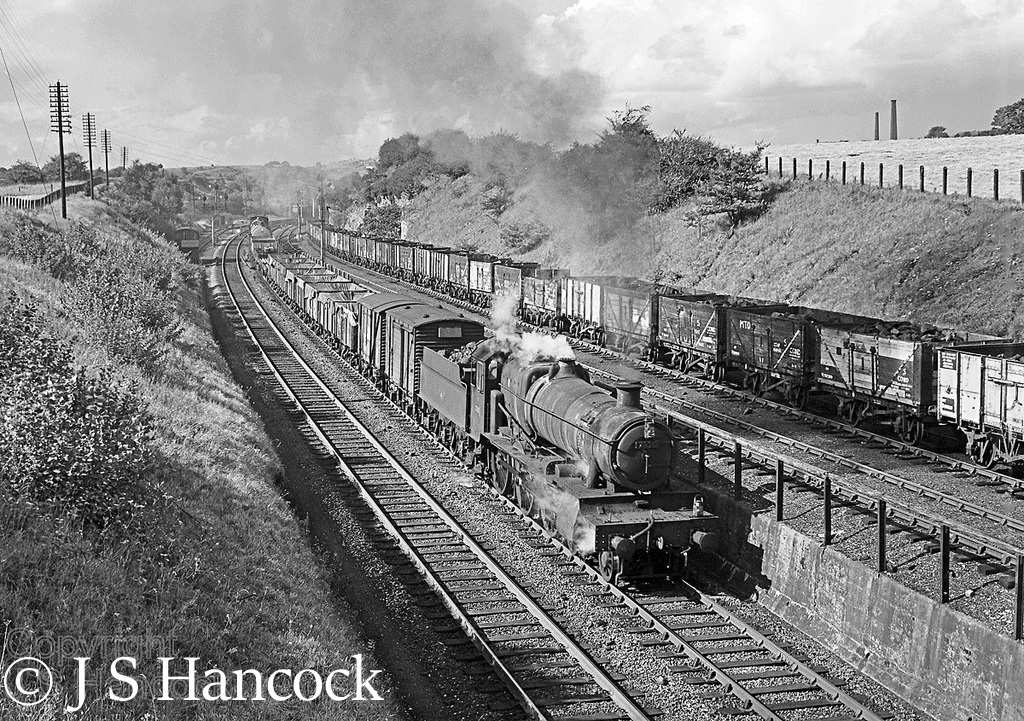 7820 Dinmore Manor at Hollingwood Sidings (Telford) a few weeks before being sold for scrap - September 1965.jpg