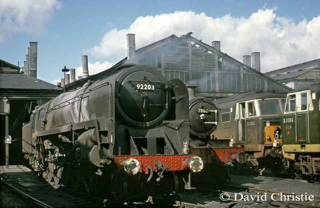 92203 on Swindon shed next to 7808 Cookham Manor and two Hymeks - November 1967.jpg