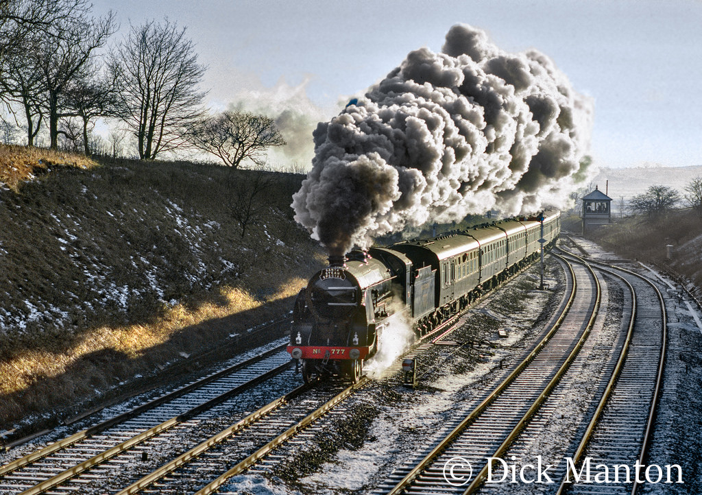 30777 Sir Lamiel at Settle Junction - December 1984.jpg