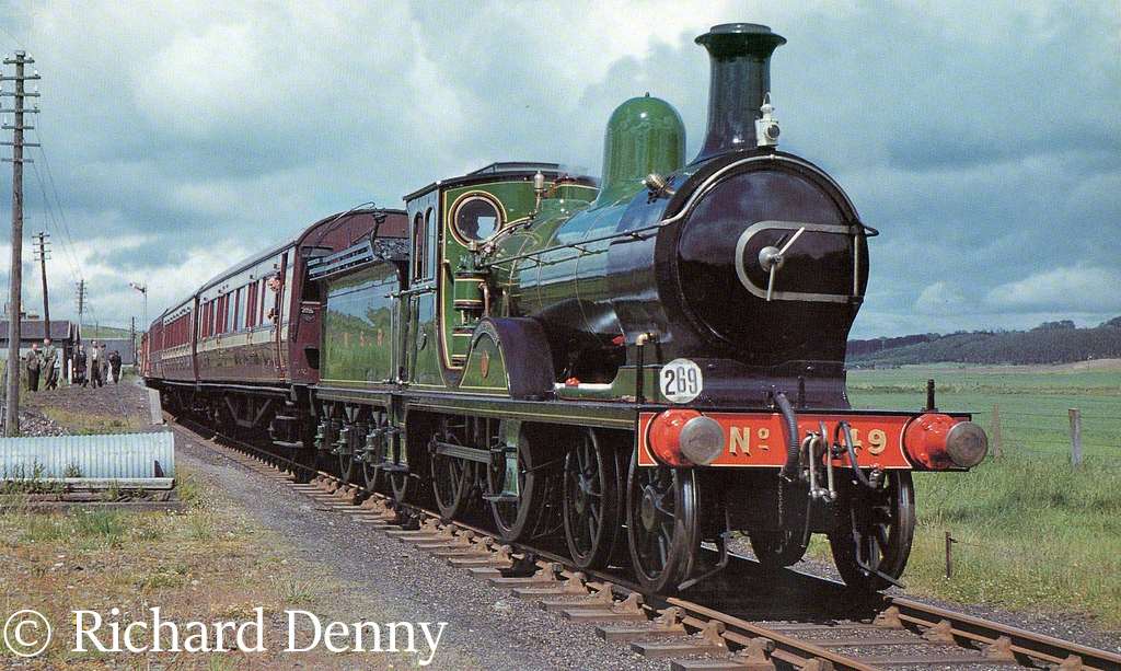 62277 Gordon Highlander at Auchterless on the Macduff branch - June 1960.jpg