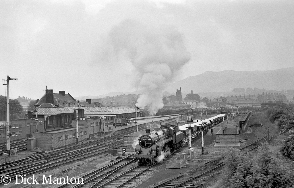 75027 at Skipton on a train for the Grassington branch.jpg
