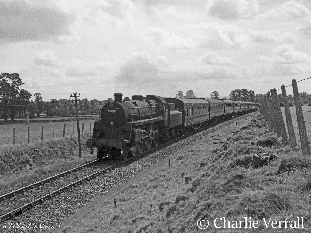 75027 nearing Templecombe with a train from Bournemouth to Sheffield â August 1962.jpg