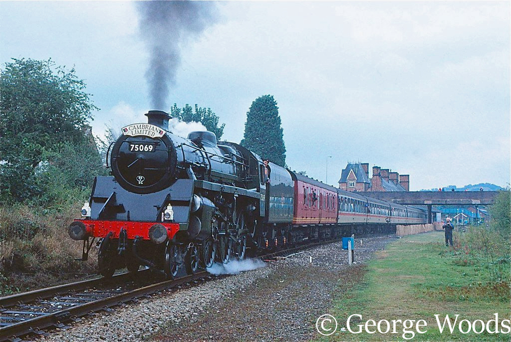 75069 at Welshpool - September 1991.jpg