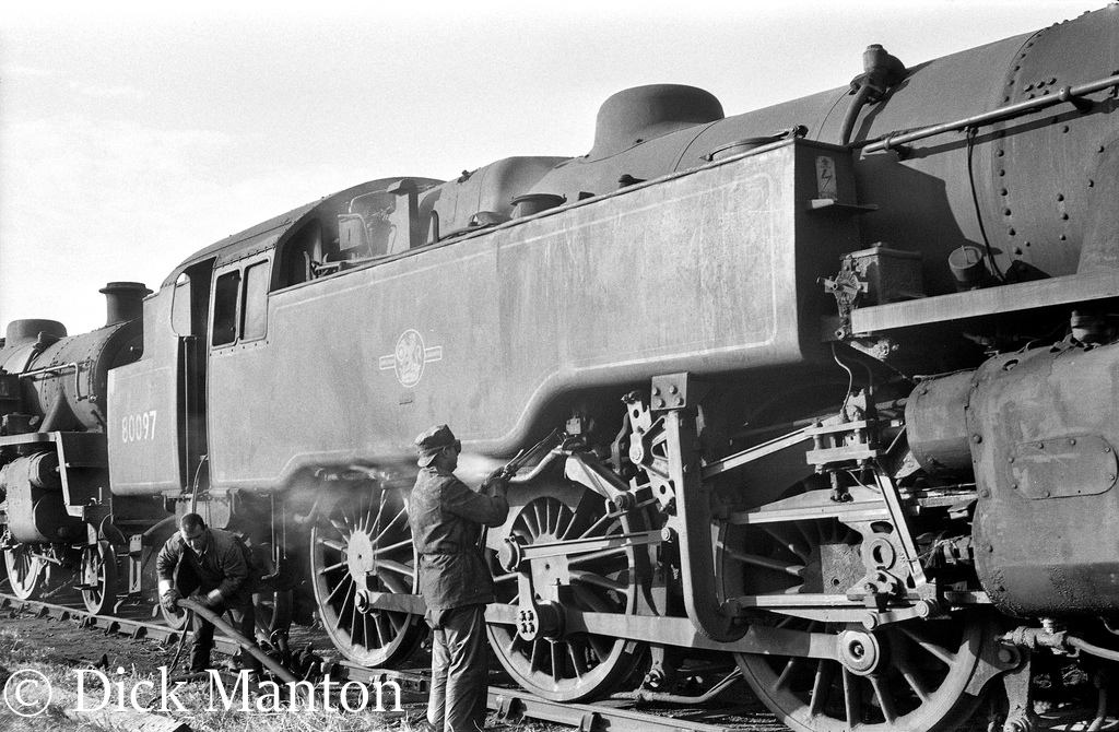 80097 in Woodham's scrapyard at Barry .jpg