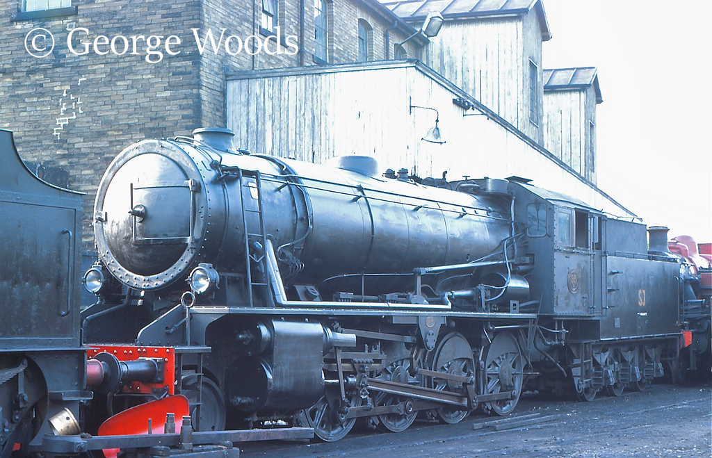90733 before being rebuilt as 90733 at Haworth on the KWVR - August 1983.jpg