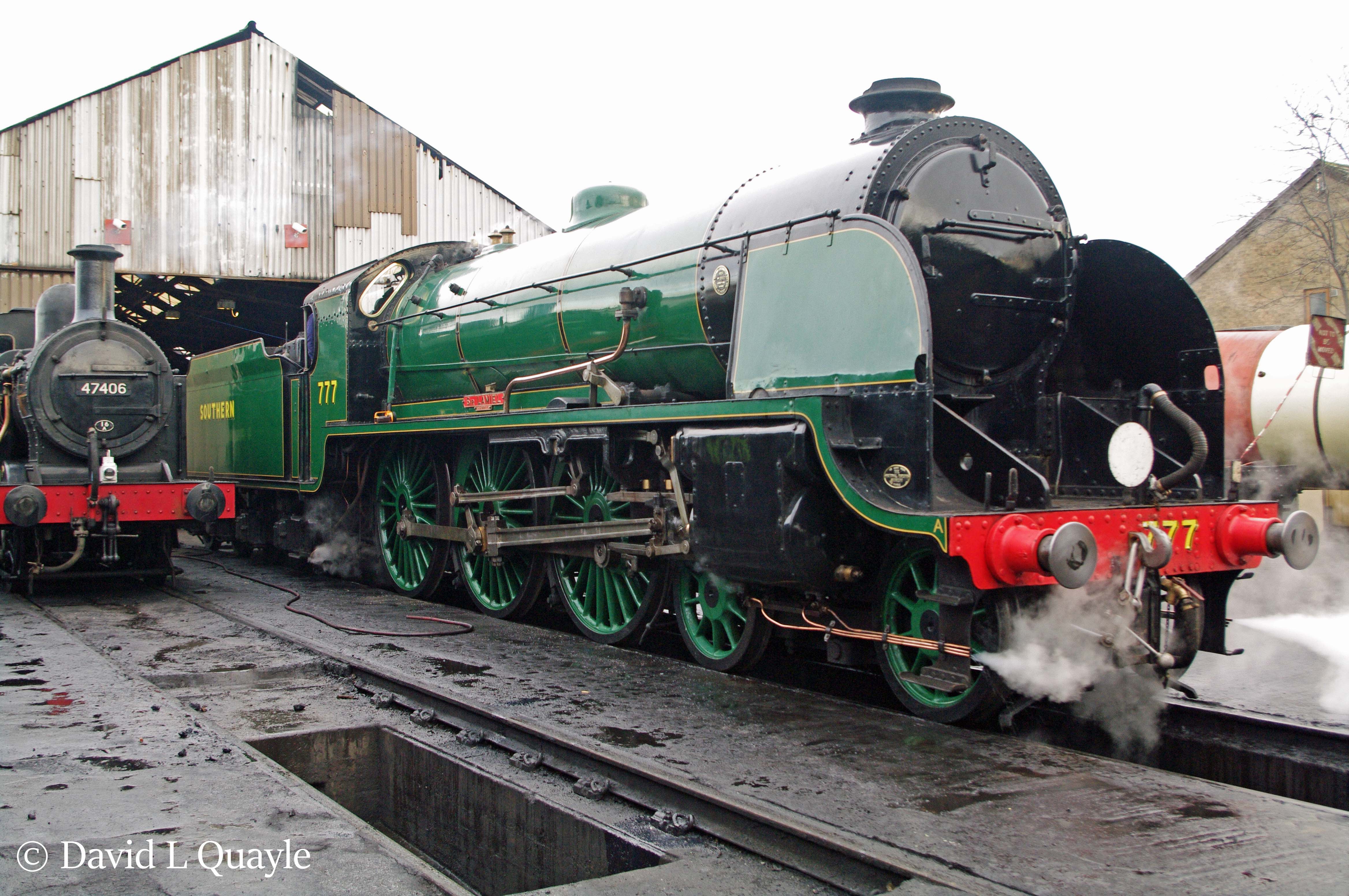 This image has an empty alt attribute; its file name is 30777-sir-lamiel-with-47406-at-loughborough-on-the-great-central-railway-january-2016.jpg