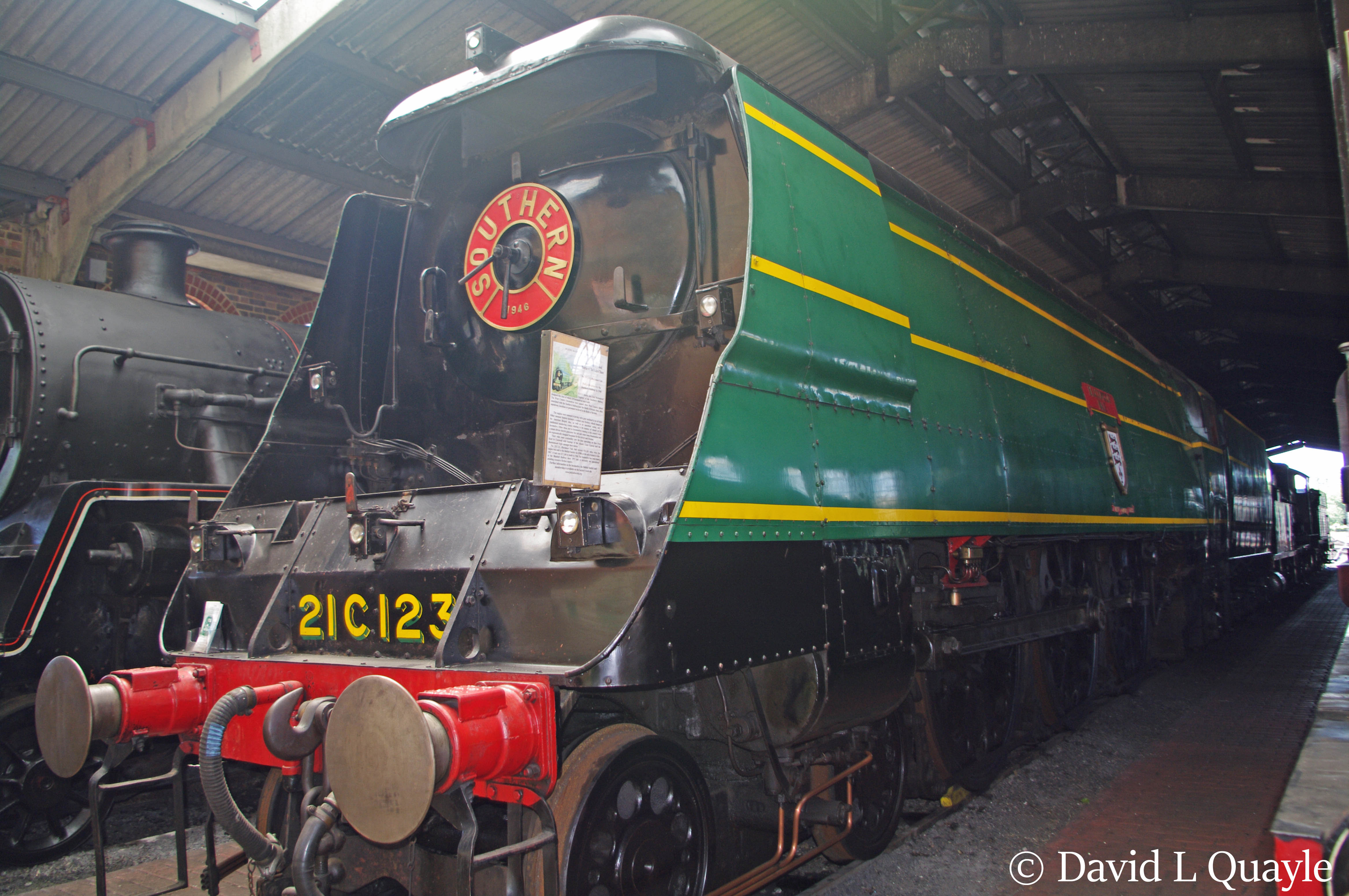 This image has an empty alt attribute; its file name is 34023-blackmoor-vale-at-sheffield-park-on-the-bluebell-railway-june-2012.jpg