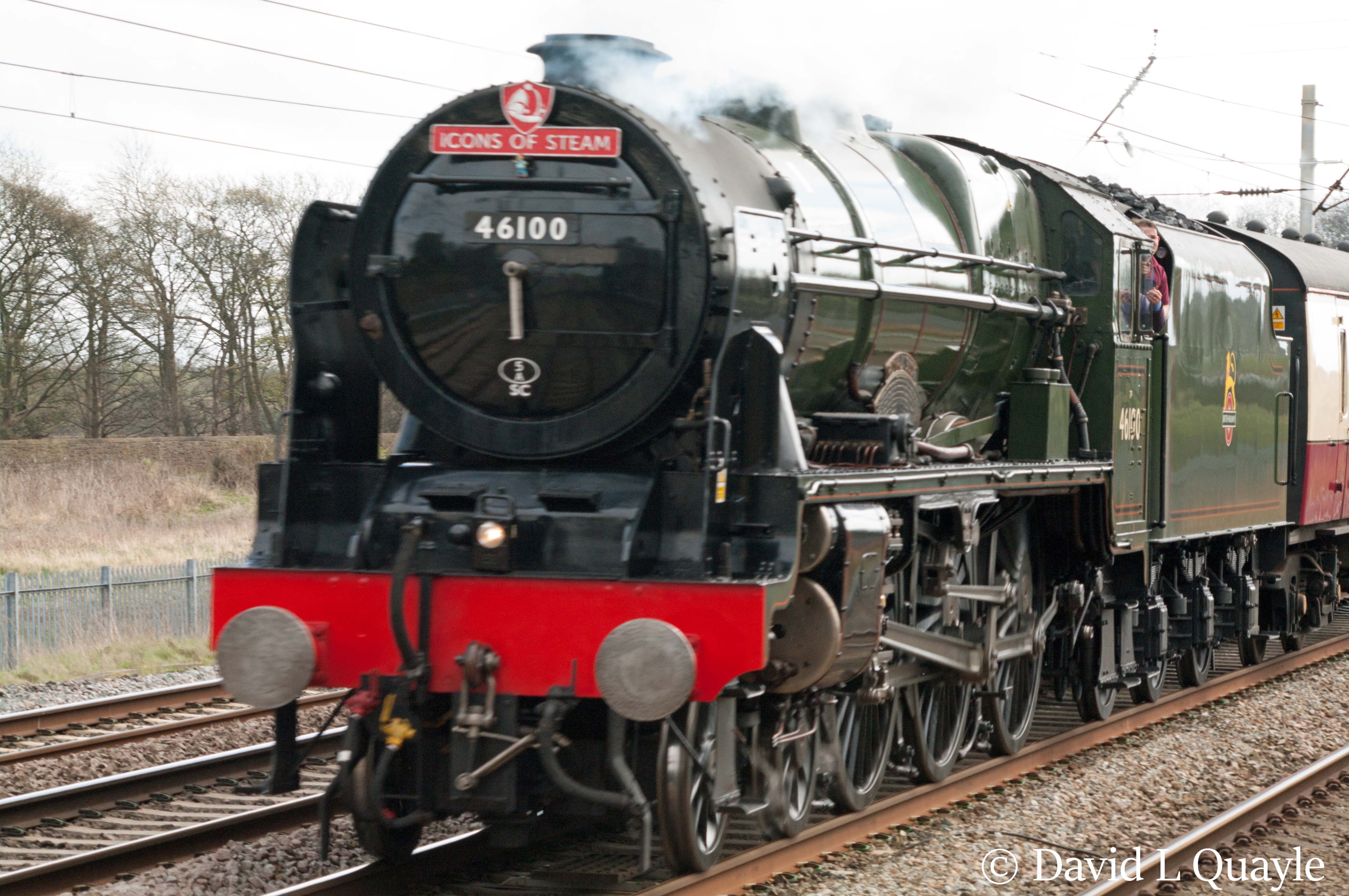 This image has an empty alt attribute; its file name is 46100-royal-scot-heads-north-through-winwick-april-2016.jpg