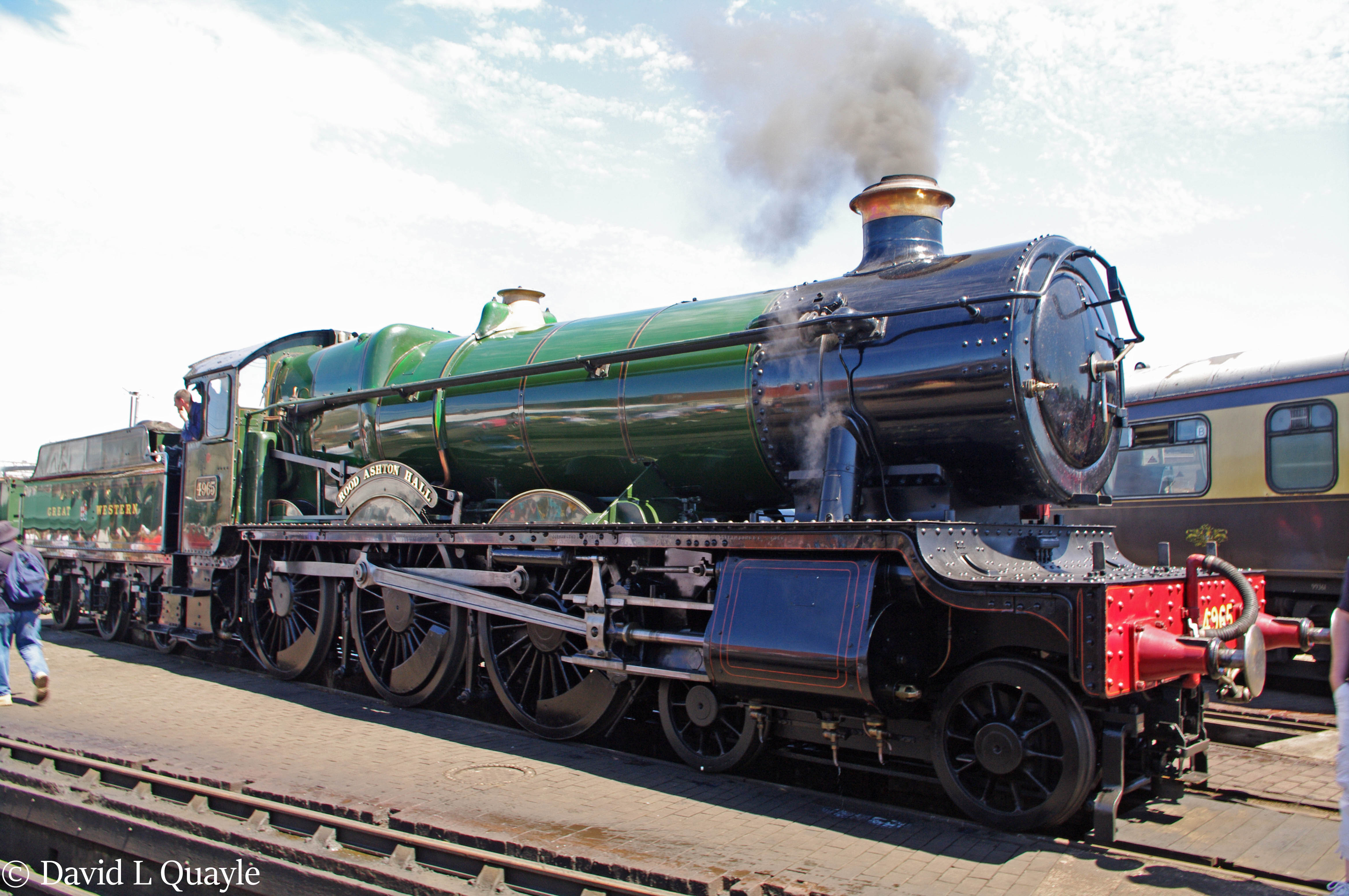 This image has an empty alt attribute; its file name is 4965-rood-ashton-hall-at-tyseley-june-2011-y.jpg