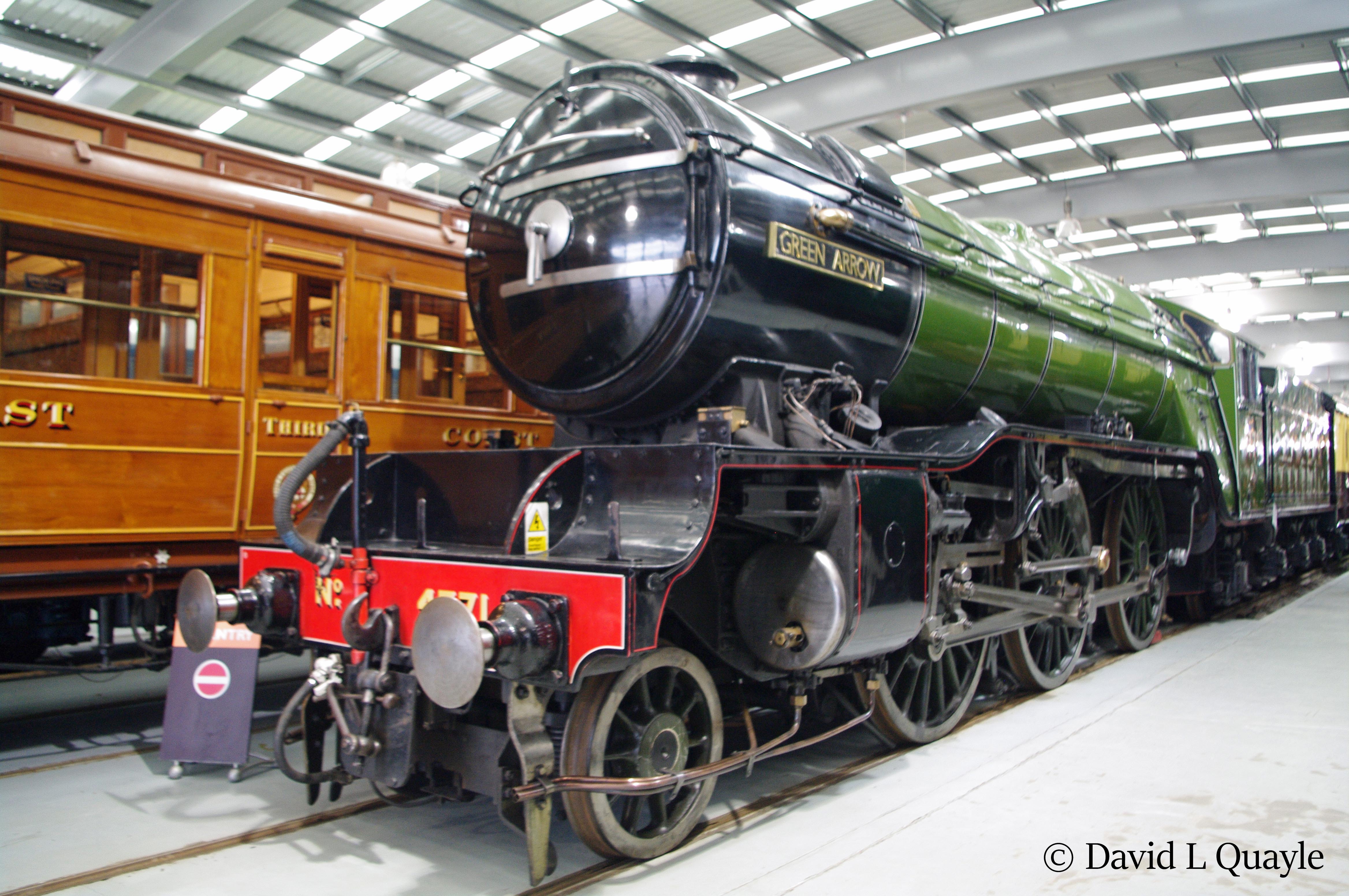 This image has an empty alt attribute; its file name is 60800-green-arrow-in-locomotion-at-shildon-january-2016.jpg