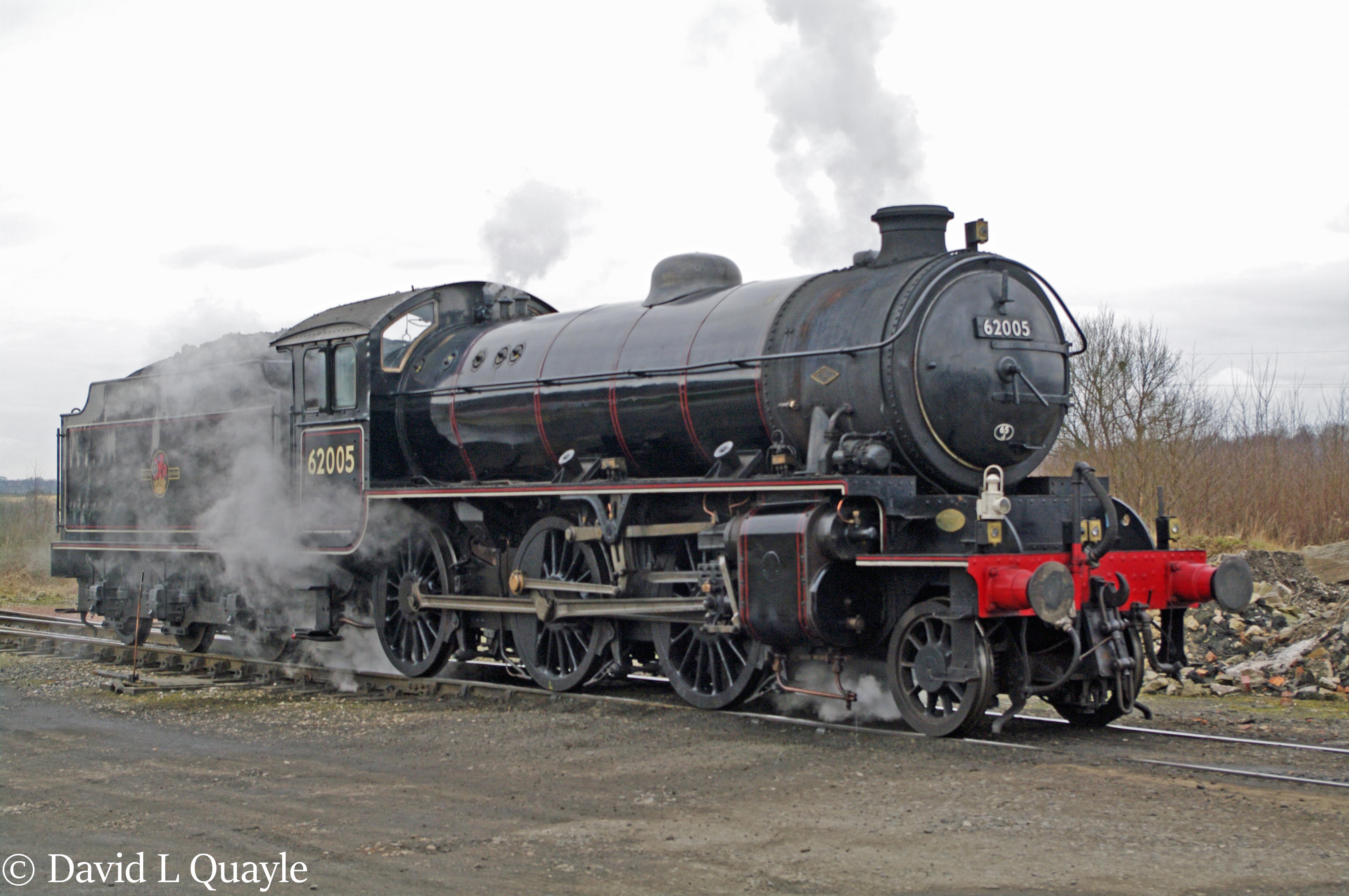 This image has an empty alt attribute; its file name is 62005-at-bury-on-the-east-lancashire-railway-february-2013.jpg