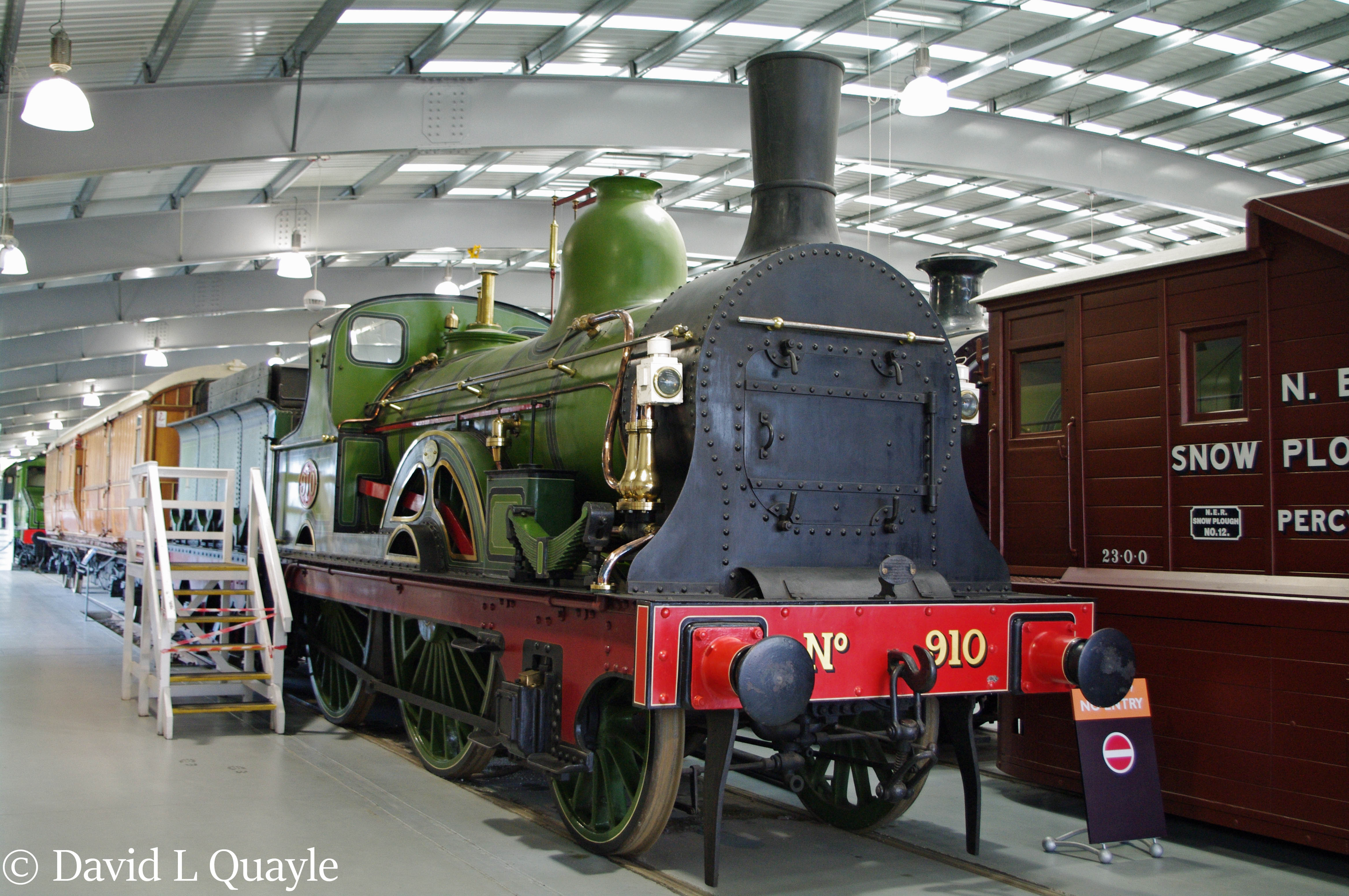 This image has an empty alt attribute; its file name is 910-in-locomtion-at-shildon-october-2010.jpg