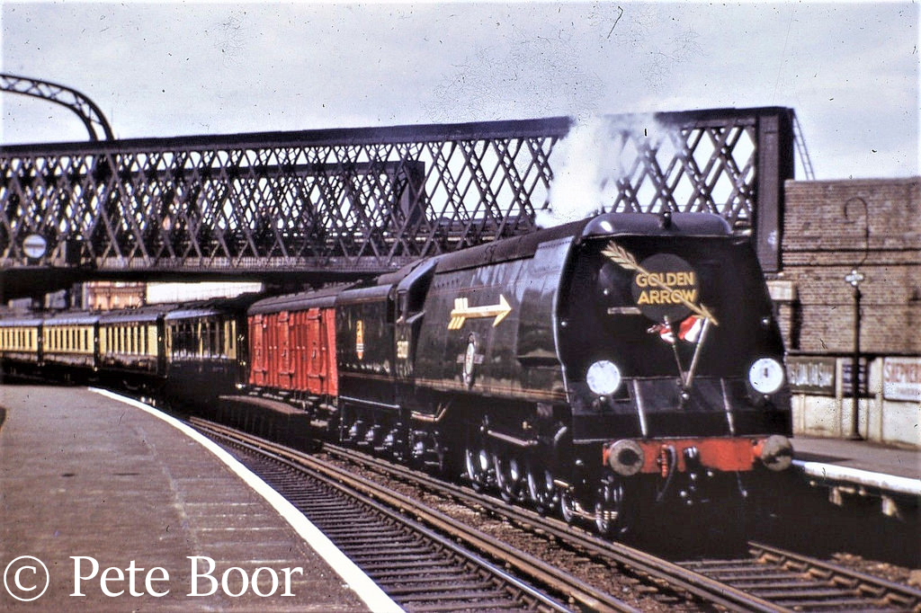 This image has an empty alt attribute; its file name is 35027-hauling-the-golden-arrow.jpg