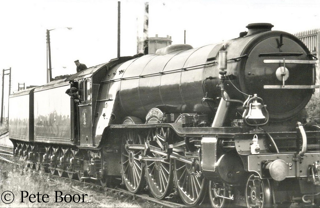 This image has an empty alt attribute; its file name is 60103-flying-scotsman-just-back-from-the-usa.jpg