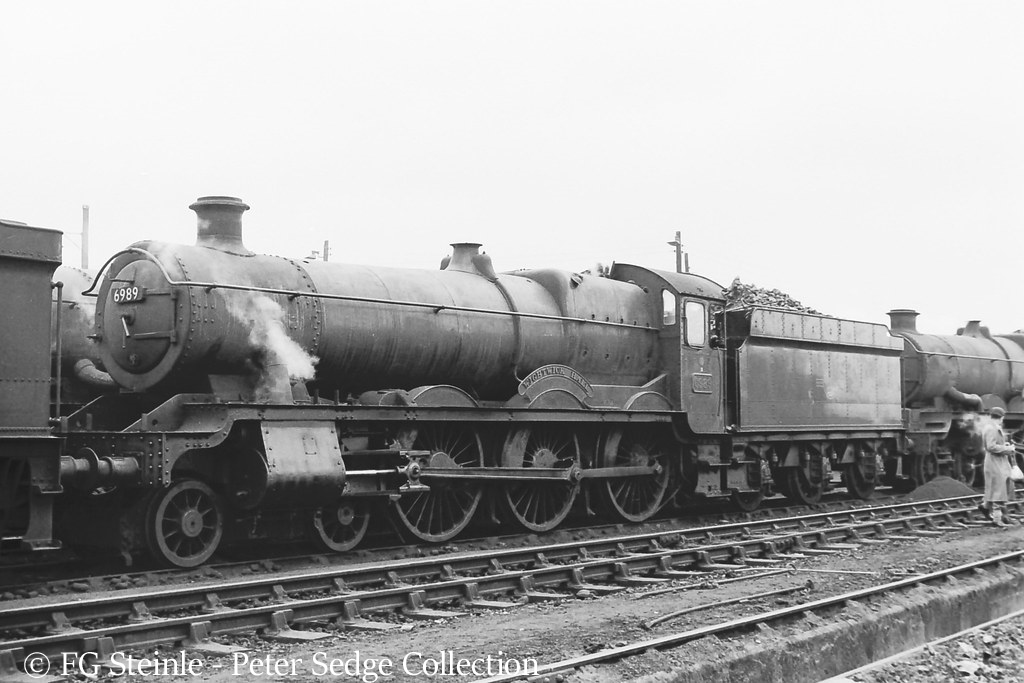 This image has an empty alt attribute; its file name is 6989-wightwick-hall-on-old-oak-common-shed-may-1964.jpg