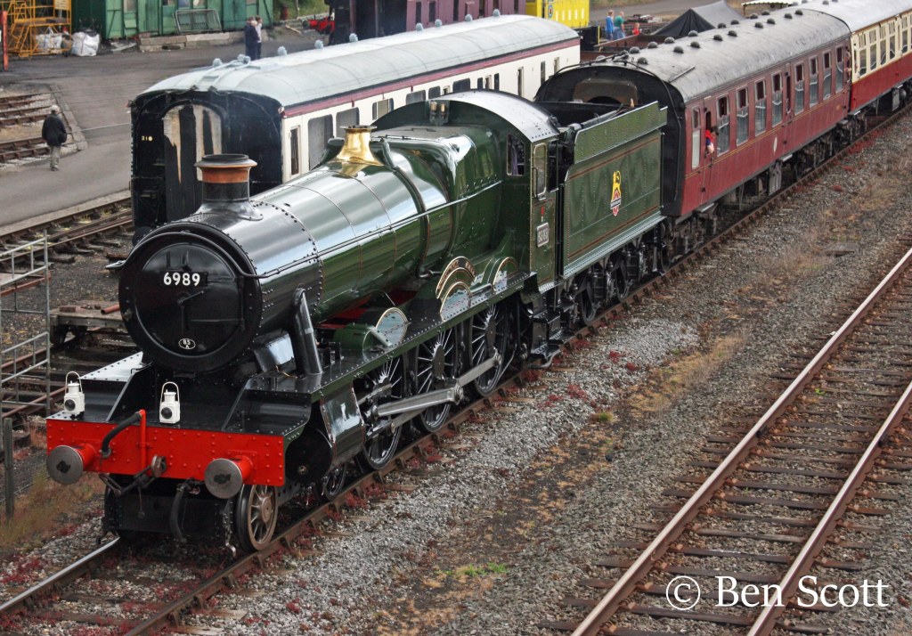 6989 Wightwick Hall – Preserved British Steam Locomotives