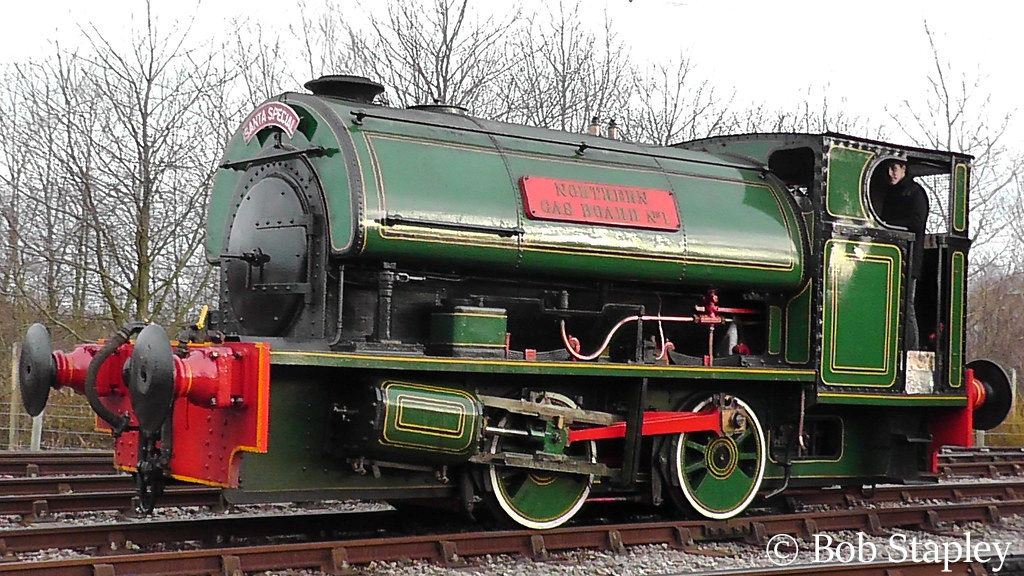 This image has an empty alt attribute; its file name is peckett-2153-at-the-stephenson-museum-site-middle-engine-december-2013.jpg