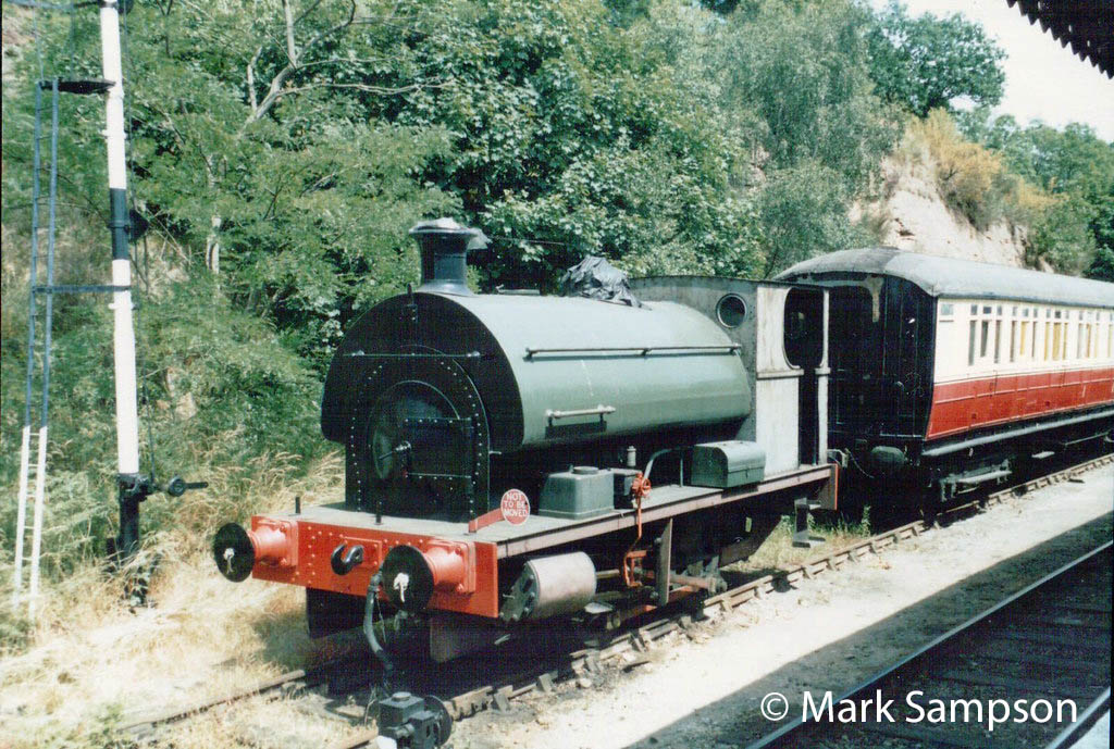 This image has an empty alt attribute; its file name is peckett-1738-at-bewdley-on-the-severn-valley-railway-june-1989.jpg