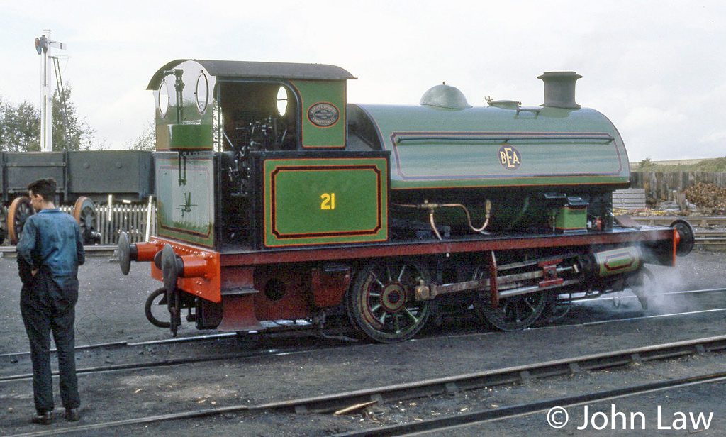 This image has an empty alt attribute; its file name is rsh-7796-at-marley-hill-on-the-tanfield-railway-1994.jpg